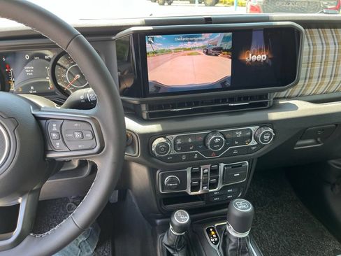 New 2026 Jeep Gladiator Sport AWD/4WD image 9