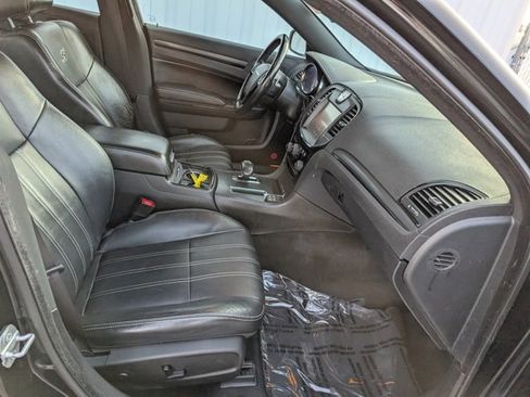 Used 2014 Chrysler 300 S image 31