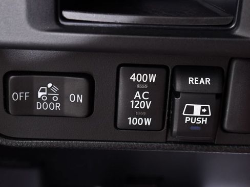 Used 2017 Toyota Tacoma Limited w/ Tow Package AWD/4WD image 30
