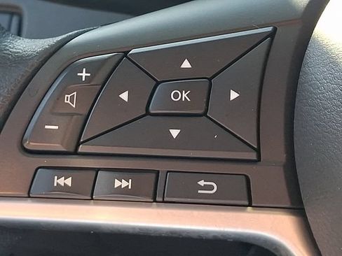 Used 2025 Nissan Altima 2.5 SV AWD/4WD image 21
