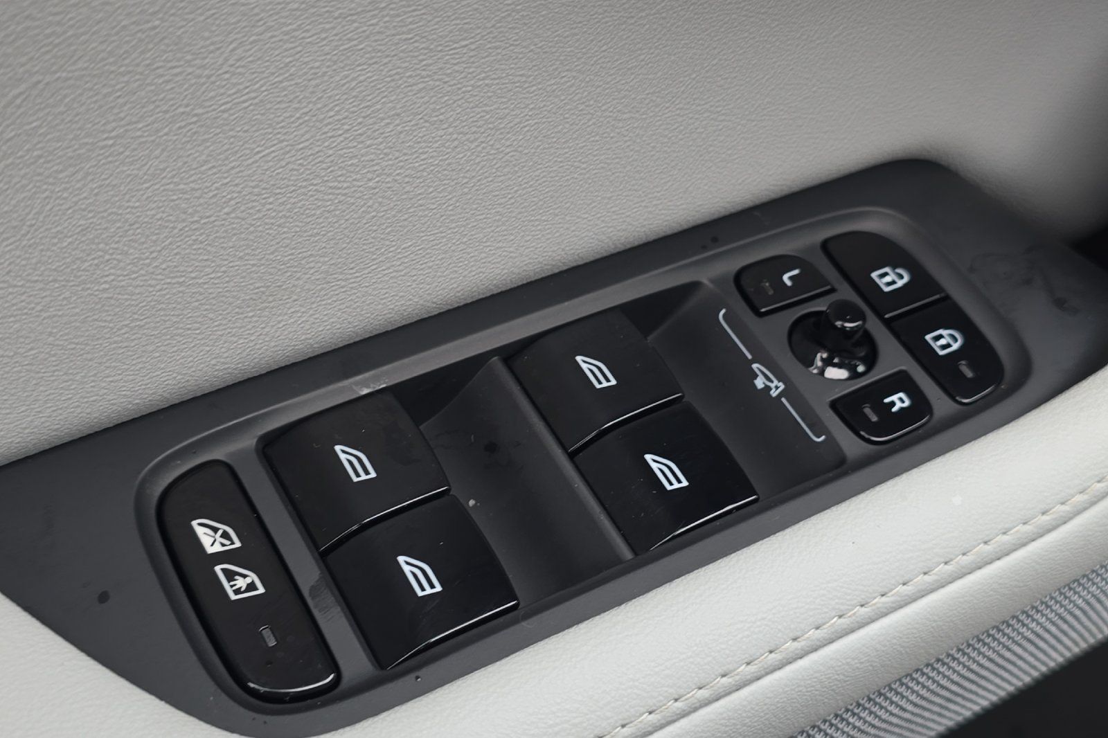 Used 2024 Polestar Polestar 2 AWD/4WD image 11