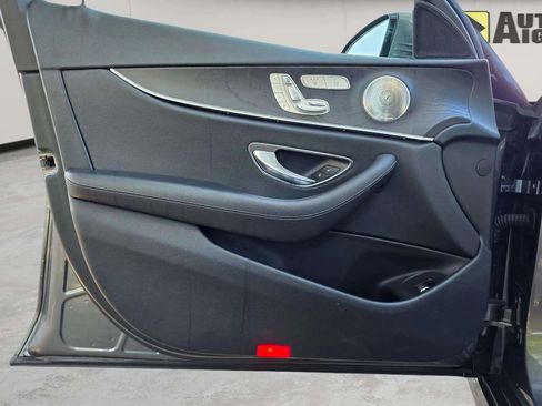 Used 2017 Mercedes-Benz E 300 image 28