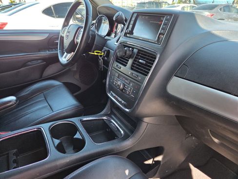 Used 2018 Dodge Grand Caravan GT image 15