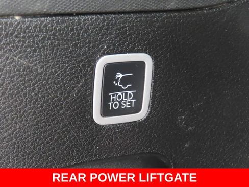 Used 2022 Jeep Wagoneer Series III w/ Rear Seat Video Group 1 AWD/4WD image 36