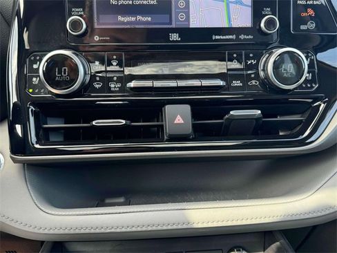 Used 2022 Toyota Highlander Limited image 32