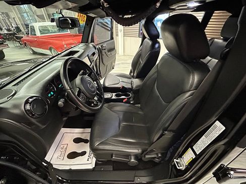 Used 2015 Jeep Wrangler Unlimited Sahara AWD/4WD image 51