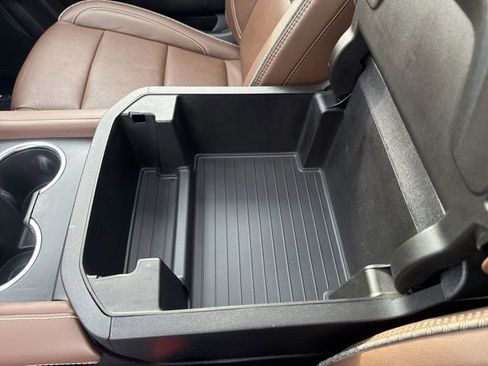 Used 2024 Chevrolet Suburban High Country w/ Advanced Technology Package image 29