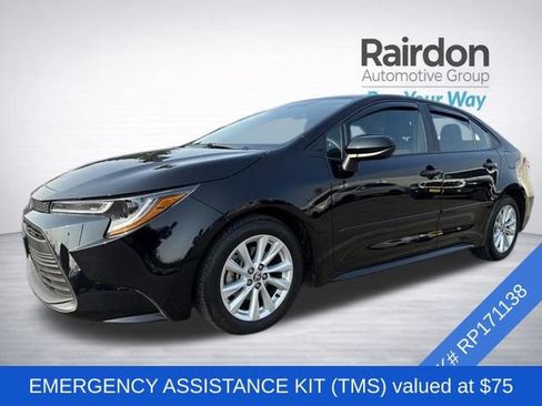Used 2024 Toyota Corolla LE w/ LE Convenience Package FWD image 3