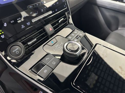 Used 2025 Toyota bZ4X Limited image 16