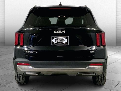 Certified 2024 Kia Sorento S image 3