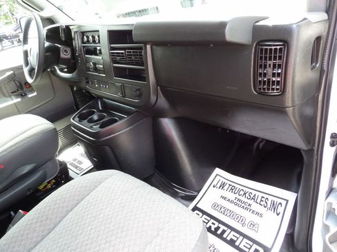 Used 2021 Chevrolet Express 2500 image 34