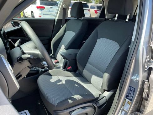 Used 2025 Kia Soul LX w/ LX Technology Package FWD image 28