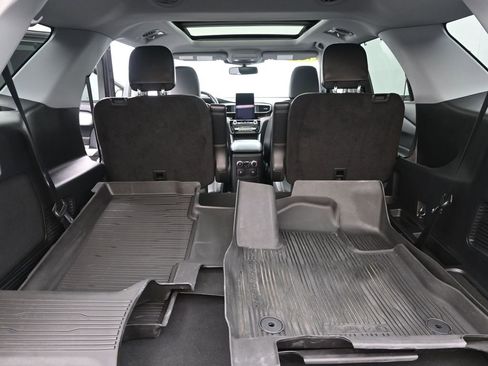 Used 2022 Ford Explorer Limited w/ Limited Technology Package image 32