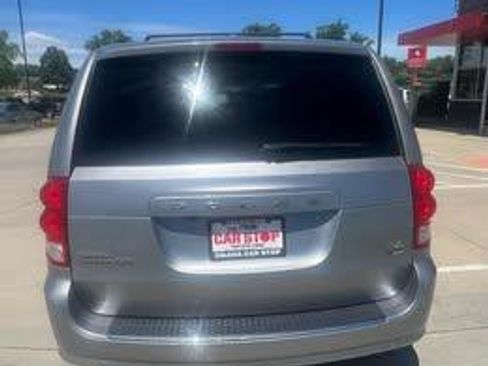 Used 2018 Dodge Grand Caravan SXT FWD image 7