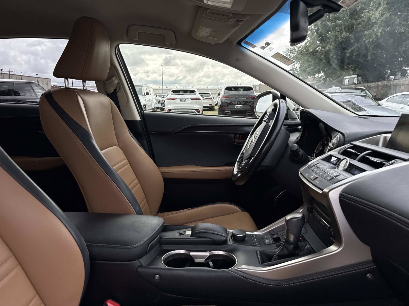 Used 2016 Lexus NX 200t FWD image 10