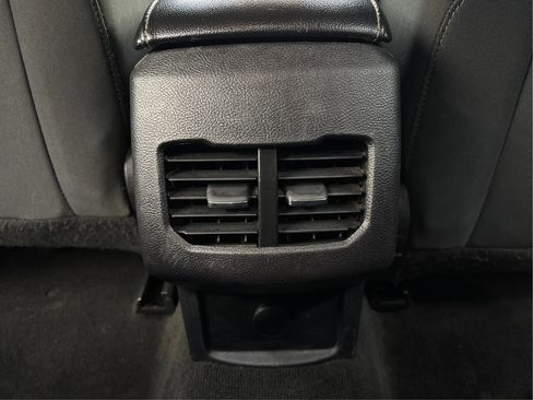 Used 2020 Ford Fusion SE FWD image 26