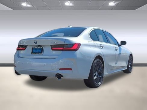 Used 2025 BMW 330i xDrive Sedan w/ Convenience Package image 9