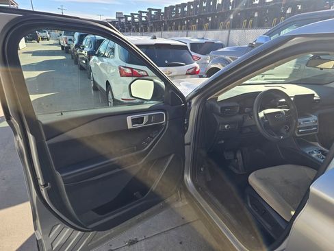 Used 2021 Ford Explorer 2WD image 6