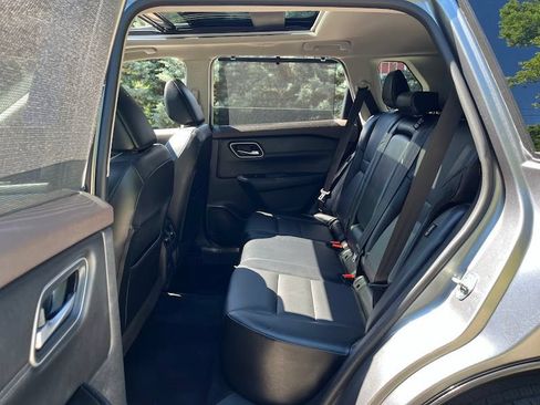Used 2021 Nissan Rogue SV w/ Premium Package AWD/4WD image 23