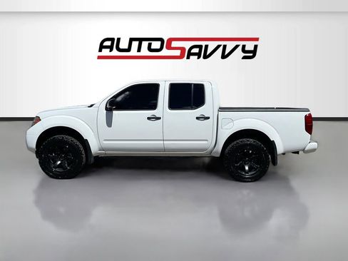 Used 2021 Nissan Frontier SV w/ Midnight Edition Floor Mats image 4