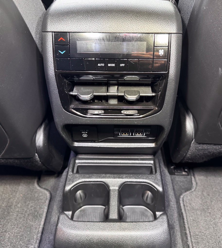 Used 2024 Jeep Grand Cherokee L Altitude AWD/4WD image 45