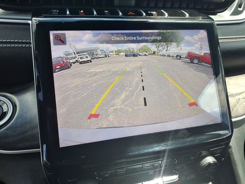 Used 2021 Jeep Grand Cherokee L Limited AWD/4WD image 10