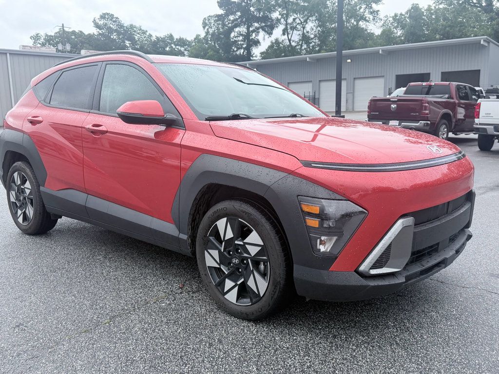 Used 2024 Hyundai Kona SEL FWD image 2