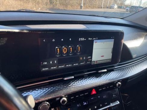 Used 2022 Kia Carnival SX Prestige image 12