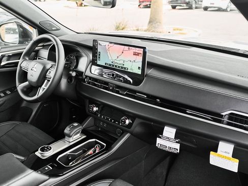 New 2026 Mitsubishi Outlander LE FWD image 41