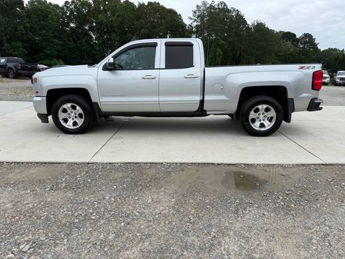 Used 2018 Chevrolet Silverado 1500 LT w/ All Star Edition AWD/4WD image 3