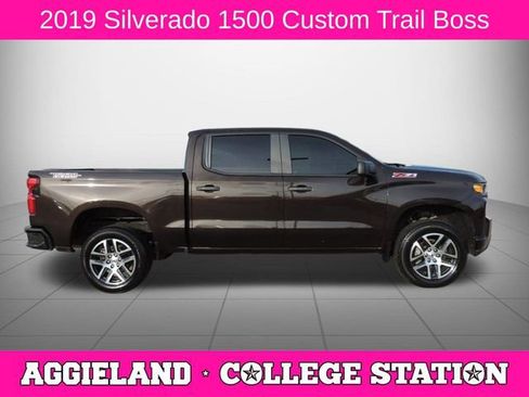 Used 2019 Chevrolet Silverado 1500 Custom Trail Boss w/ Infotainment Package image 2