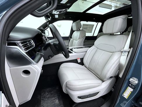 New 2026 Jeep Grand Wagoneer Summit AWD/4WD image 11