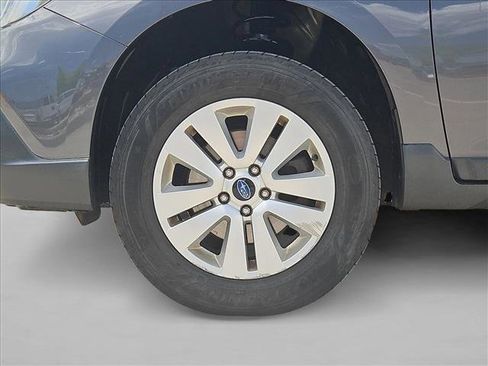 Used 2018 Subaru Outback 2.5i Premium AWD/4WD image 22