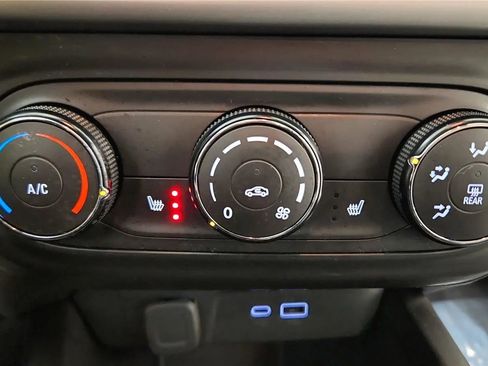 Used 2024 Chevrolet Trax RS w/ Driver Confidence Package image 30