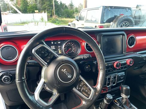 Used 2020 Jeep Gladiator Rubicon image 10