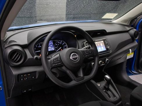 New 2025 Nissan Kicks Play S image 25