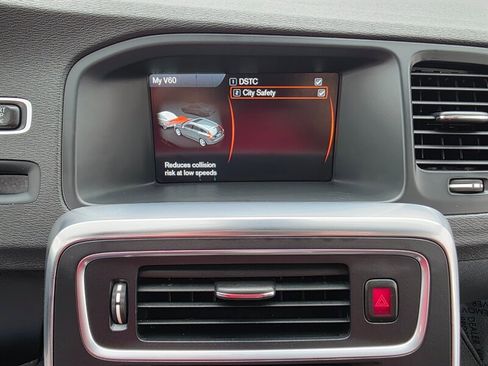 Used 2015 Volvo V60 T5 Premier image 20