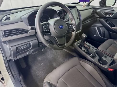 Certified 2025 Subaru Crosstrek 2.5i Limited w/ Crosstrek Mirror Package image 9