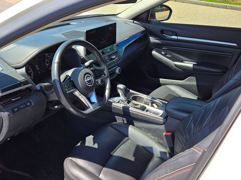 Used 2023 Nissan Altima 2.5 SR w/ SR Premium Package AWD/4WD image 13
