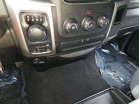 Used 2020 RAM 1500 Classic SLT AWD/4WD image 20