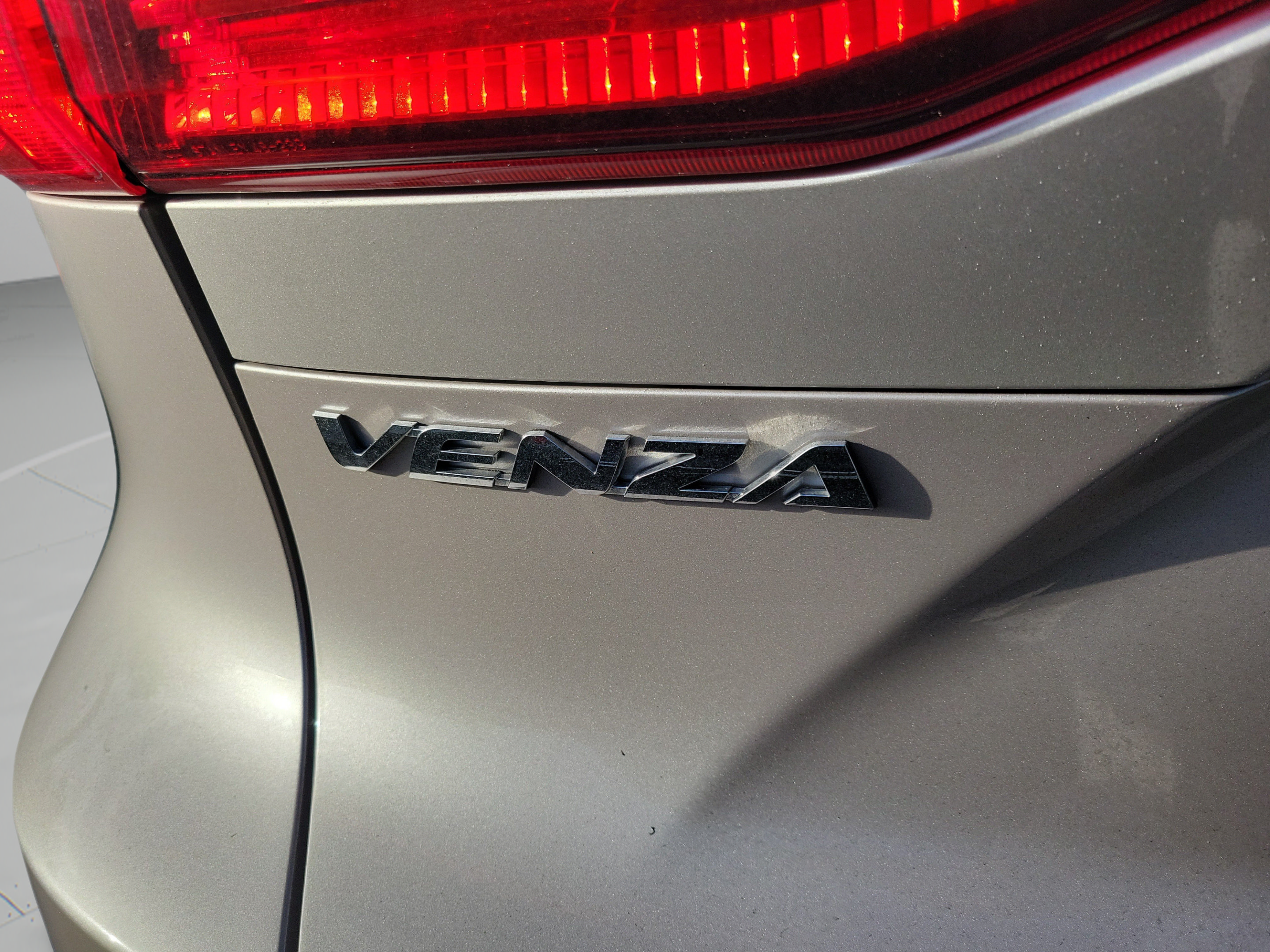 Used 2024 Toyota Venza Limited AWD/4WD image 25