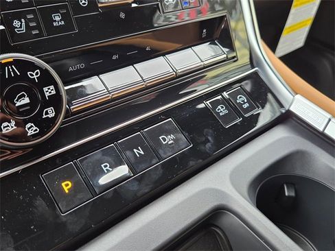 New 2025 Nissan Armada Platinum Reserve image 24