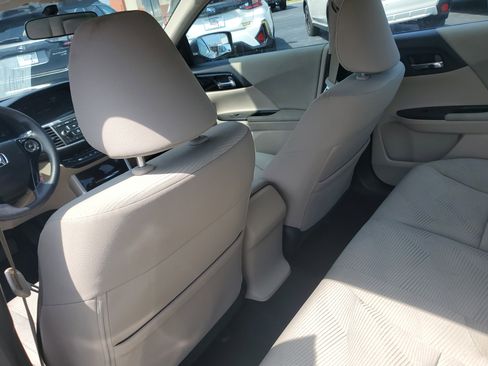 Used 2017 Honda Accord LX image 10