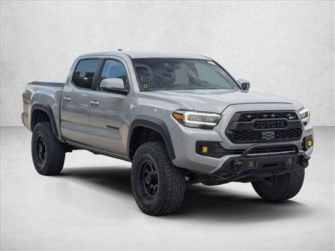 Used 2020 Toyota Tacoma TRD Off-Road w/ Technology Package AWD/4WD image 3