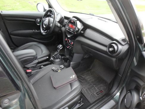 Used 2015 MINI Cooper 4-Door Hardtop FWD image 8