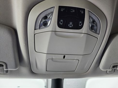 Used 2024 Chrysler Pacifica Touring-L image 55