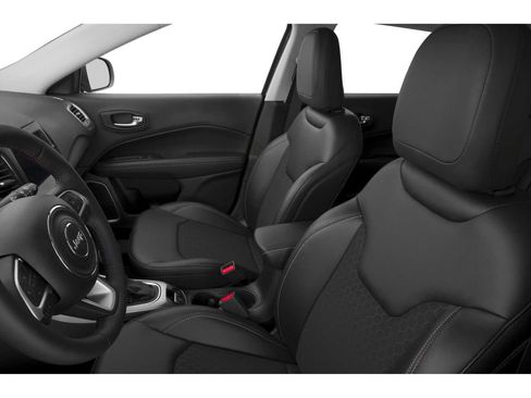 Used 2018 Jeep Compass Latitude w/ Cold Weather Group AWD/4WD image 6