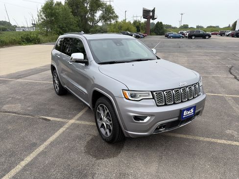 Used 2019 Jeep Grand Cherokee Overland RWD image 8