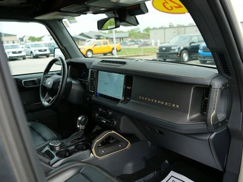 Used 2025 Ford Bronco Badlands AWD/4WD image 22