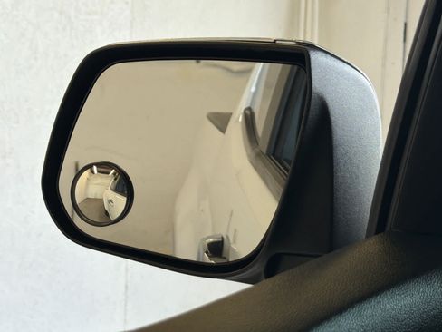 Used 2022 Chevrolet Colorado W/T RWD image 37